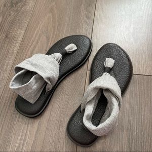 Sanuk yoga slings